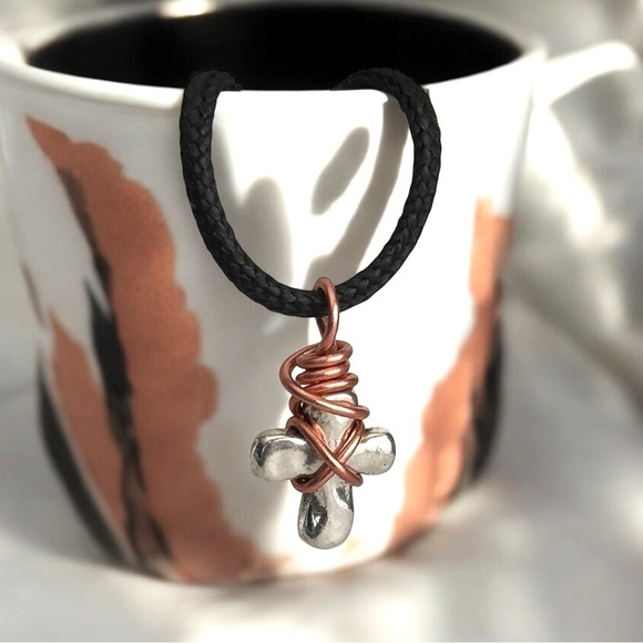 Alternative Jewelry - 5 for $25💫Alternative Peach Wrapped Silver Cross Pendant Necklace